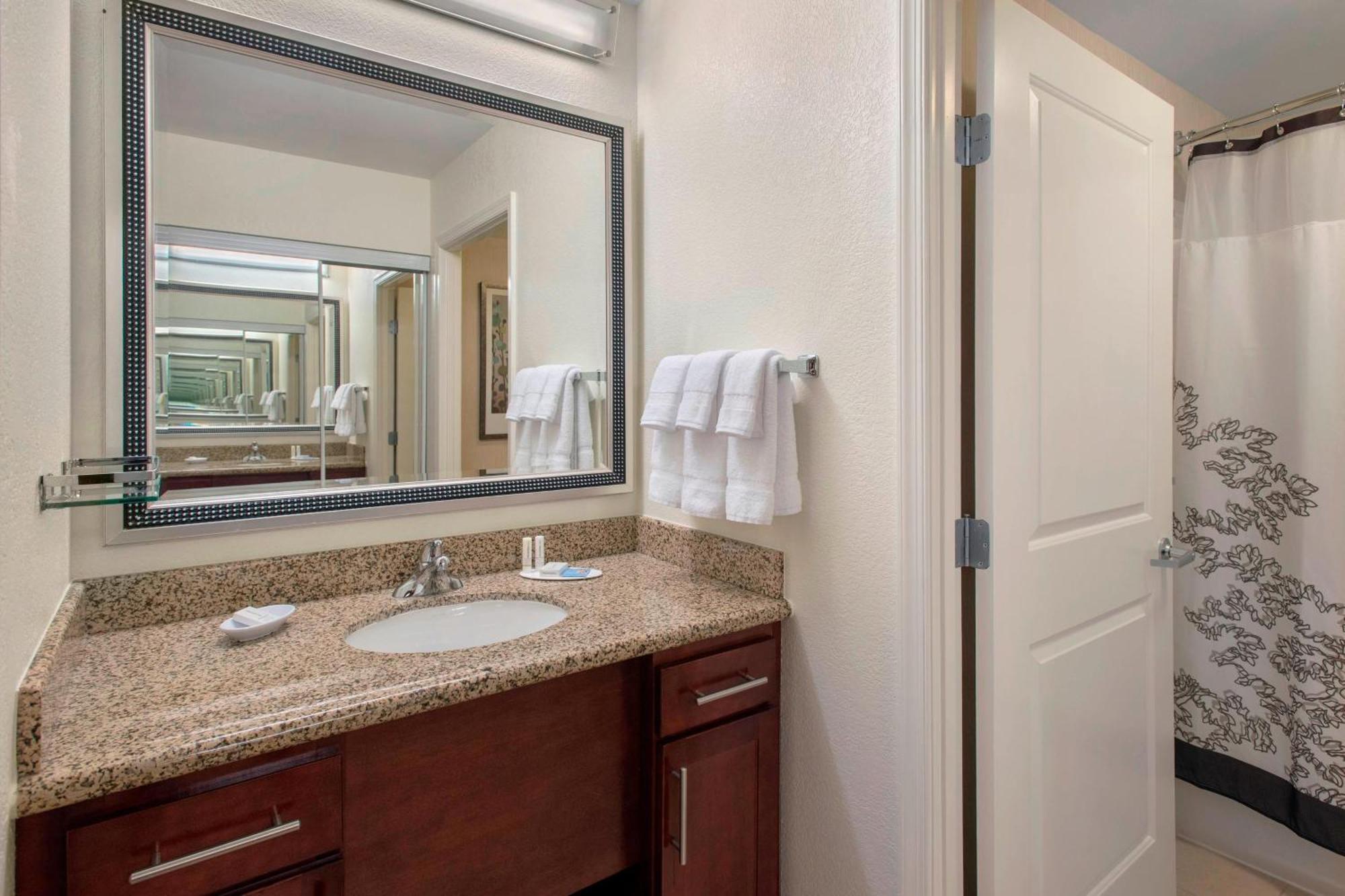 Residence Inn Alexandria Old Town South At Carlyle Εξωτερικό φωτογραφία